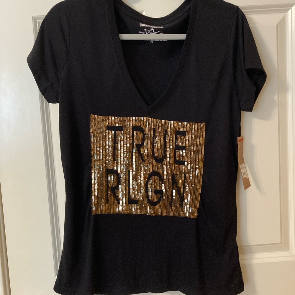A gift I have received a couple of years ago. Never worn before, tag still on it
